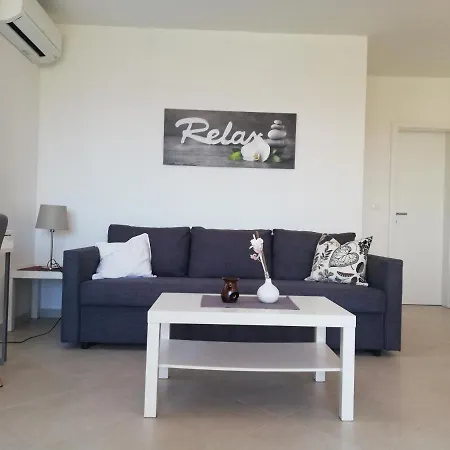 Apartments Oleander Lovrecica 250M From Beach *