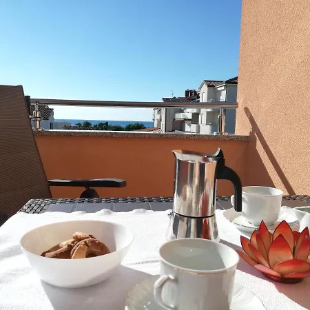 Apartamento Apartments Oleander Lovrecica 250M From Beach Lovrečica