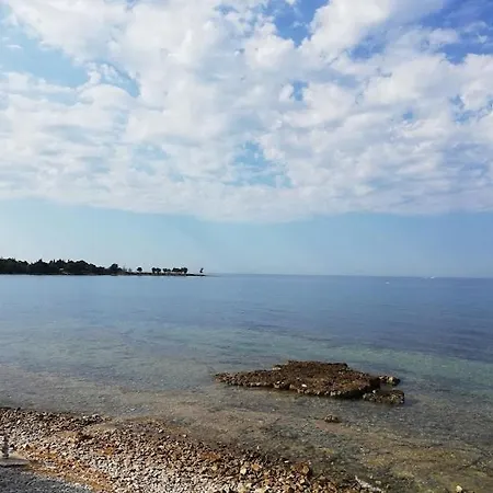 Apartments Oleander Lovrecica 250M From Beach Apartament