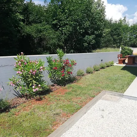 Apartment Oleander Lovrecica-residence With Pool *