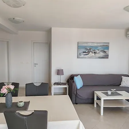Apartments Oleander Lovrecica 250M From Beach *