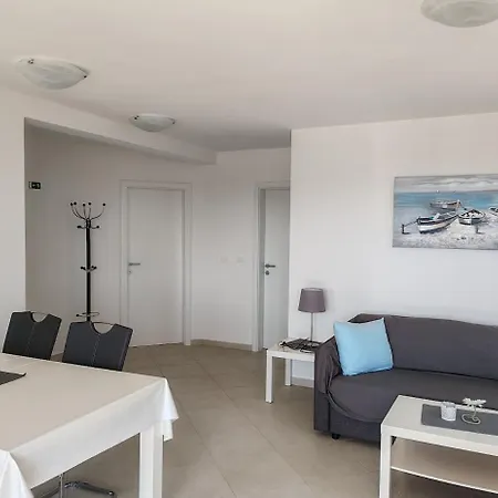 Apartments Oleander Lovrecica 250M From Beach Lovrečica