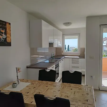 Apartament Apartments Oleander Lovrecica 250M From Beach *