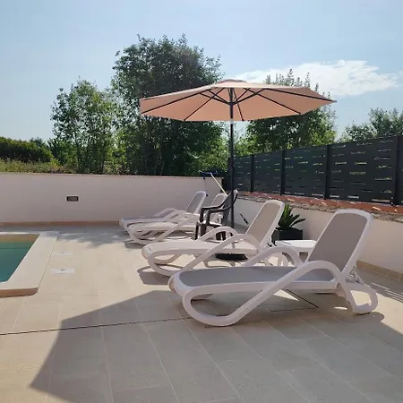 Oleander Lovrecica-residence With Pool