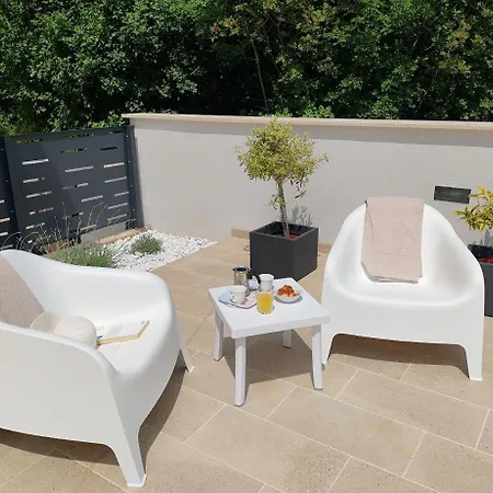 Oleander Lovrecica-residence With Pool