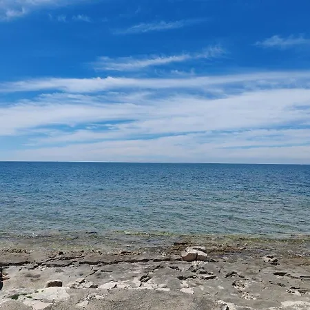 Apartments Oleander Lovrecica 250M From Beach Apartamento *