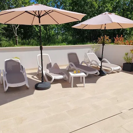 Apartament Apartments Oleander Lovrecica 250M From Beach Lovrečica